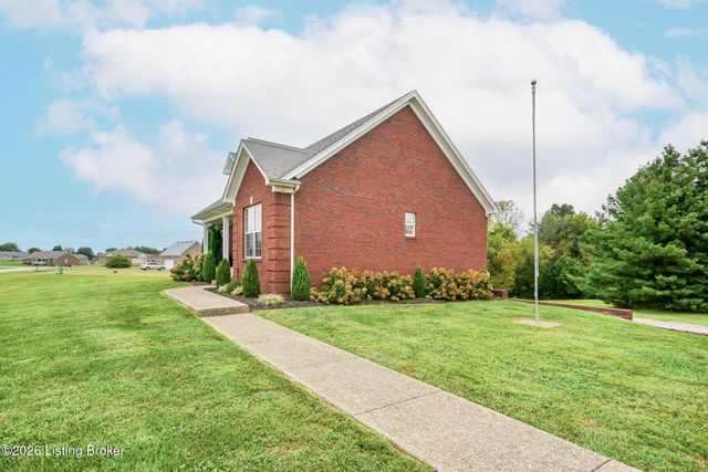 197 Stonecrest Dr, Fisherville, KY 40023