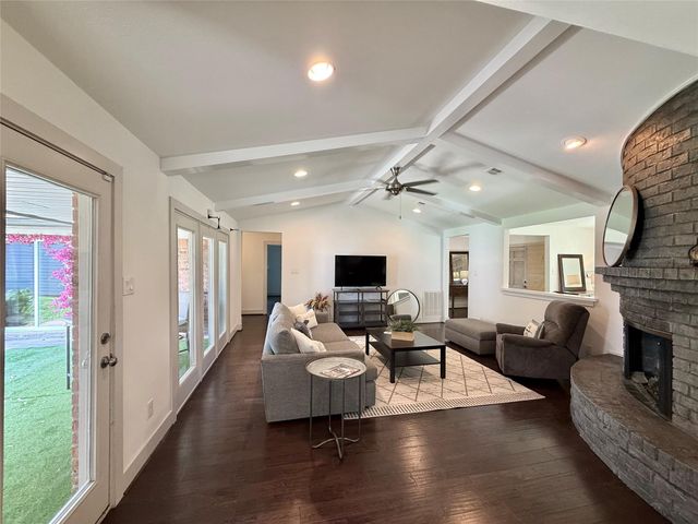 5638 Grape Street, Houston, TX 77096