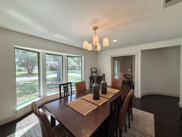 5638 Grape Street, Houston, TX 77096