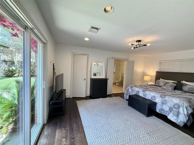 5638 Grape Street, Houston, TX 77096