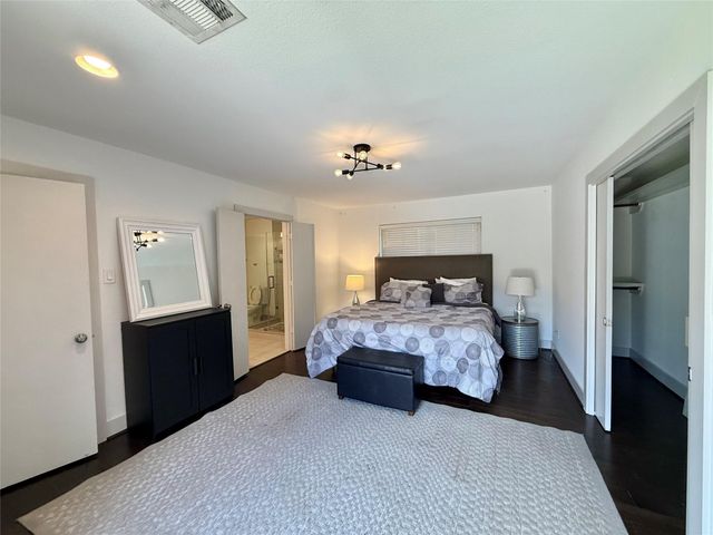 5638 Grape Street, Houston, TX 77096