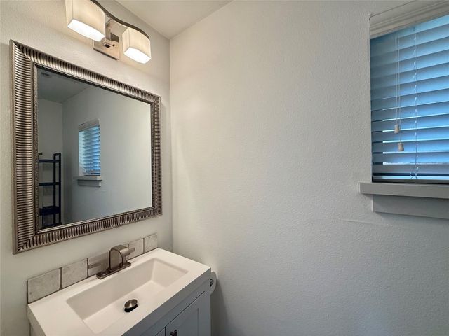 5638 Grape Street, Houston, TX 77096