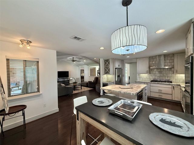 5638 Grape Street, Houston, TX 77096