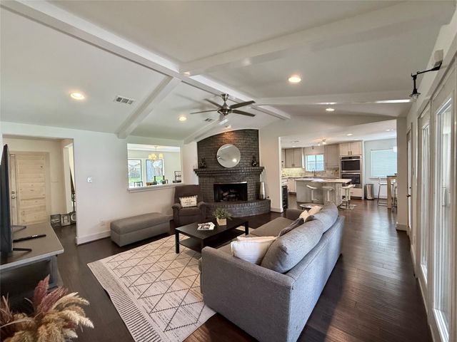 5638 Grape Street, Houston, TX 77096