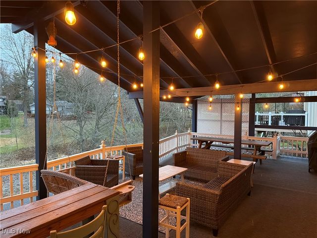 1186 Lincoln Street SW, Sherrodsville, OH 44675