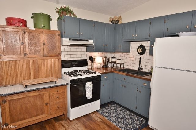 1186 Lincoln Street SW, Sherrodsville, OH 44675