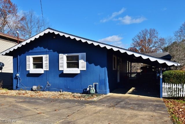 1186 Lincoln Street SW, Sherrodsville, OH 44675