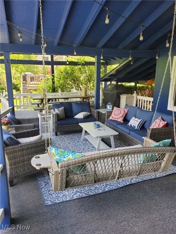 1186 Lincoln Street SW, Sherrodsville, OH 44675