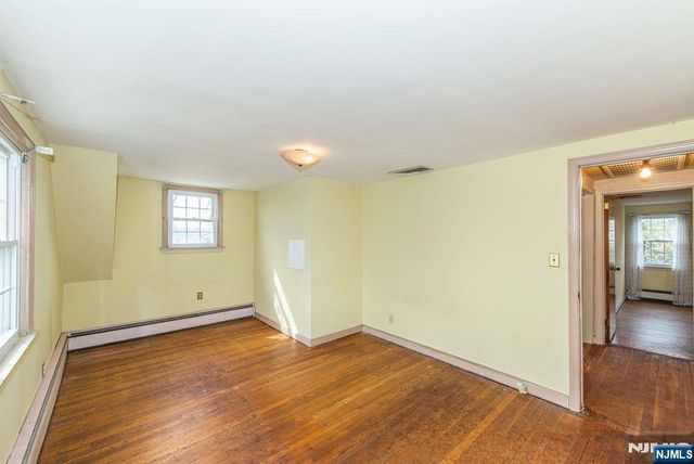 567 Windsor Road, Wood Ridge, NJ 07075