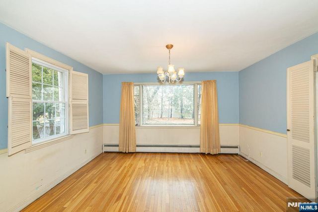 567 Windsor Road, Wood Ridge, NJ 07075