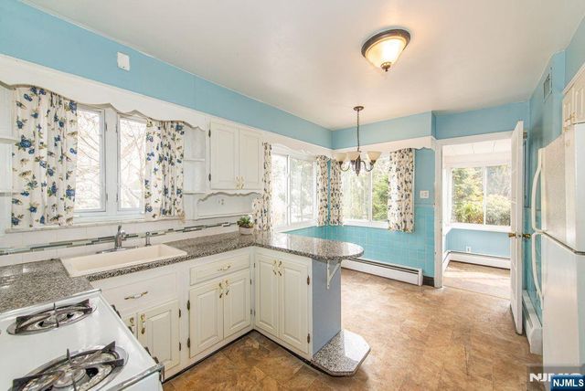 567 Windsor Road, Wood Ridge, NJ 07075