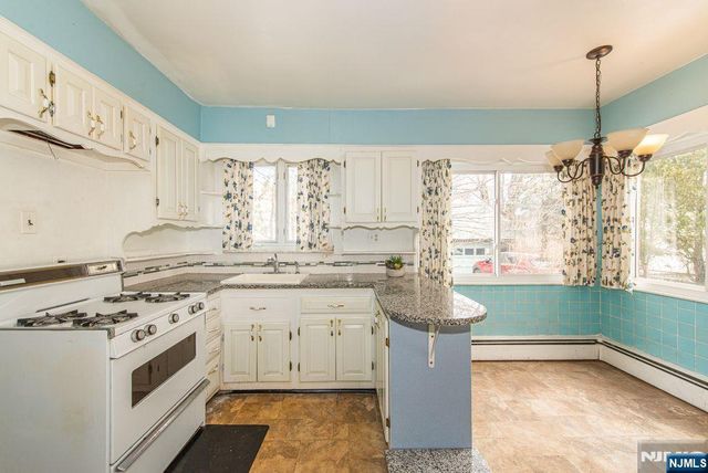 567 Windsor Road, Wood Ridge, NJ 07075