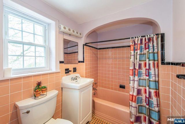 567 Windsor Road, Wood Ridge, NJ 07075