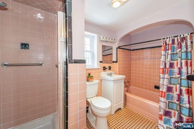 567 Windsor Road, Wood Ridge, NJ 07075