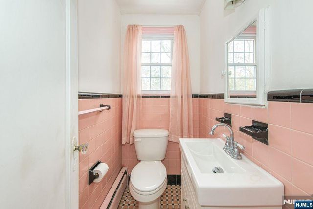 567 Windsor Road, Wood Ridge, NJ 07075