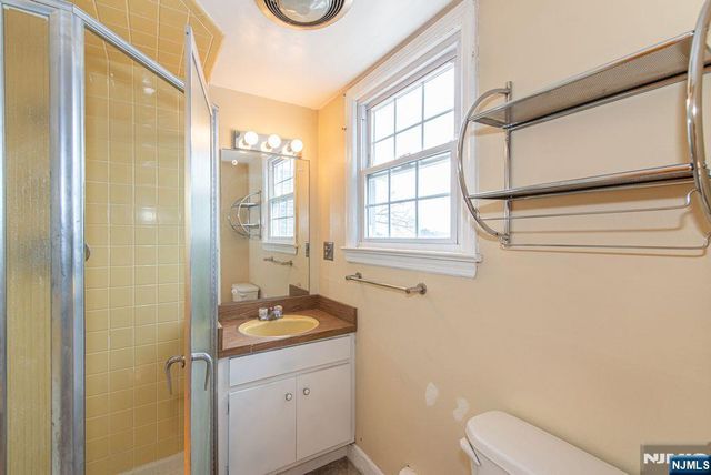 567 Windsor Road, Wood Ridge, NJ 07075