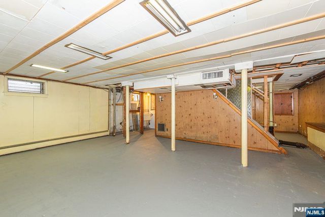 567 Windsor Road, Wood Ridge, NJ 07075