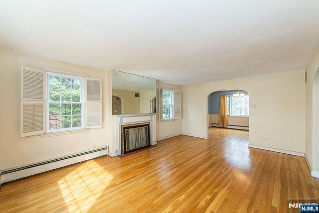 567 Windsor Road, Wood Ridge, NJ 07075