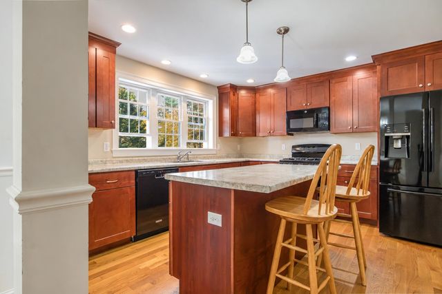 94 Young Road, Barrington, NH 03825