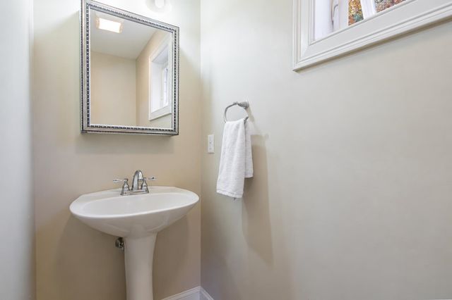 94 Young Road, Barrington, NH 03825