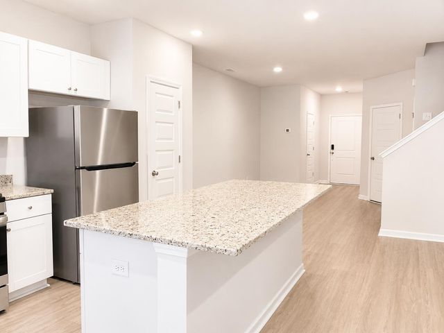 8040 Reagan Way, North Charleston, SC 29418