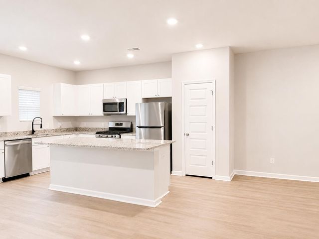 8040 Reagan Way, North Charleston, SC 29418