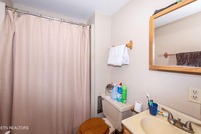 200 Sequoyah Drive, Madisonville, TN 37354