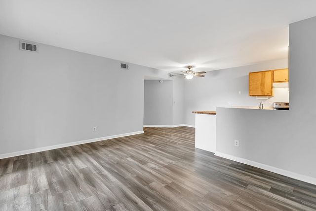 1356 Glenns Bay Rd Apt 204I, Myrtle Beach, SC 29575