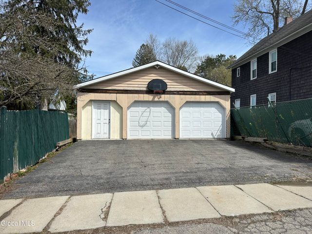 34 Franklin Street, Gloversville, NY 12078