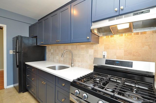 796 Bronx River Road B67, Bronxville, NY 10708