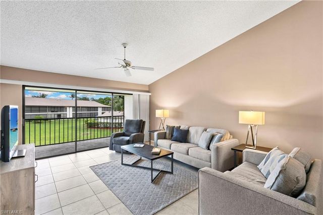 236 Pebble Beach CIR A202, Naples, FL 34113