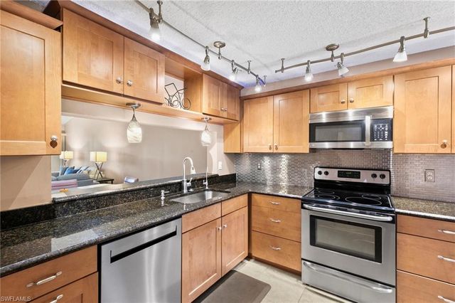 236 Pebble Beach CIR A202, Naples, FL 34113