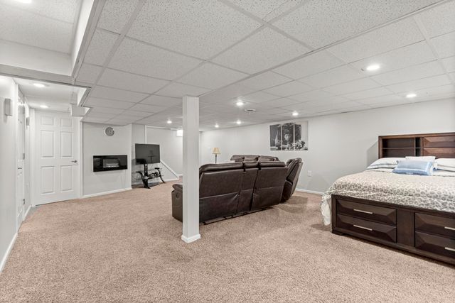5845 Plainfield Street, Dearborn Heights, MI 48127