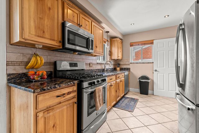 5845 Plainfield Street, Dearborn Heights, MI 48127
