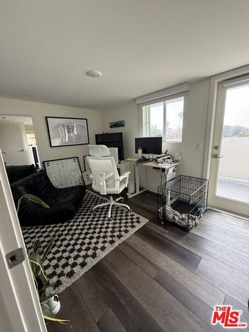 3667 Mentone Avenue, Los Angeles, CA 90034