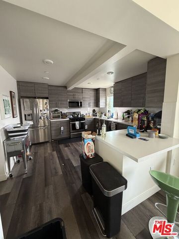 3667 Mentone Avenue, Los Angeles, CA 90034