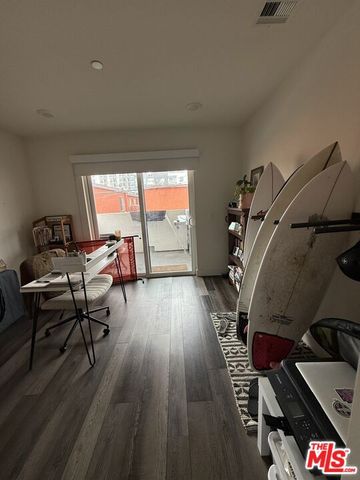 3667 Mentone Avenue, Los Angeles, CA 90034