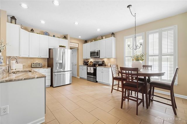 9632 Olde Georgetown Way, Centerville, OH 45458