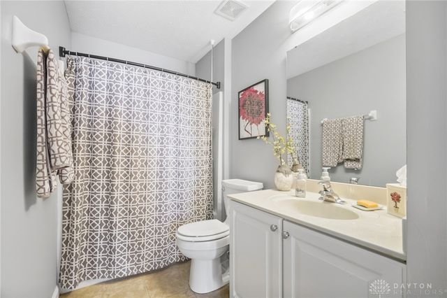 9632 Olde Georgetown Way, Centerville, OH 45458