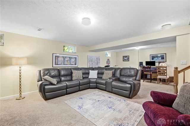 9632 Olde Georgetown Way, Centerville, OH 45458