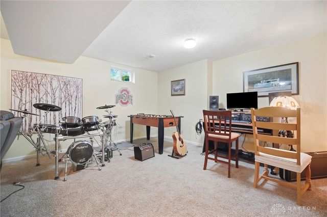 9632 Olde Georgetown Way, Centerville, OH 45458