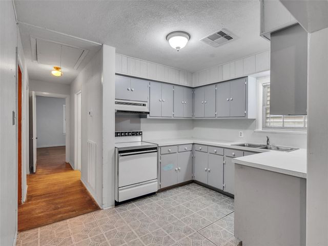 1729 Hawthorne Street, La Marque, TX 77568