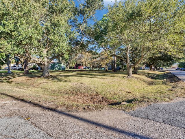 1729 Hawthorne Street, La Marque, TX 77568