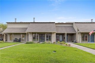 690 Lakewood Drive, Lake Charles, LA 70605