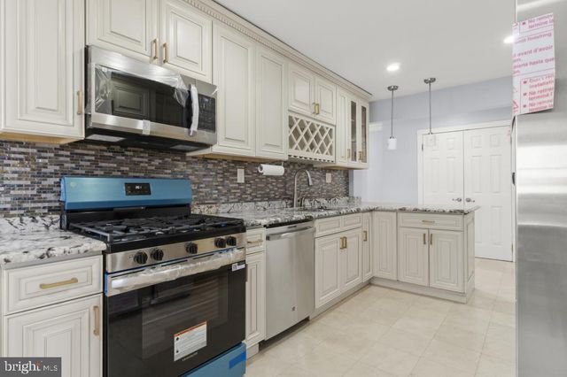 7270 GITHENS AVE, Pennsauken, NJ 08109