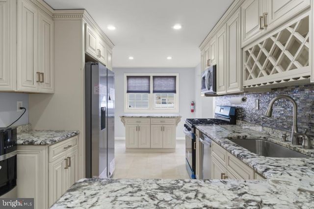 7270 GITHENS AVE, Pennsauken, NJ 08109