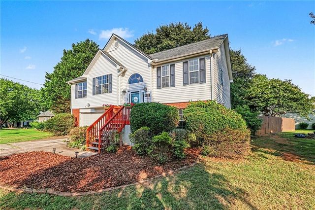 409 Bear Cub Path, Social Circle, GA 30025