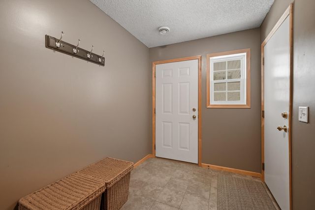 18255 Kerrville Trail 304, Lakeville, MN 55044