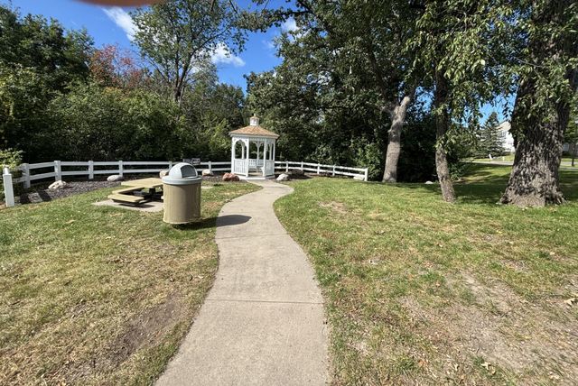 18255 Kerrville Trail 304, Lakeville, MN 55044