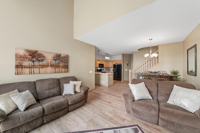 18255 Kerrville Trail 304, Lakeville, MN 55044